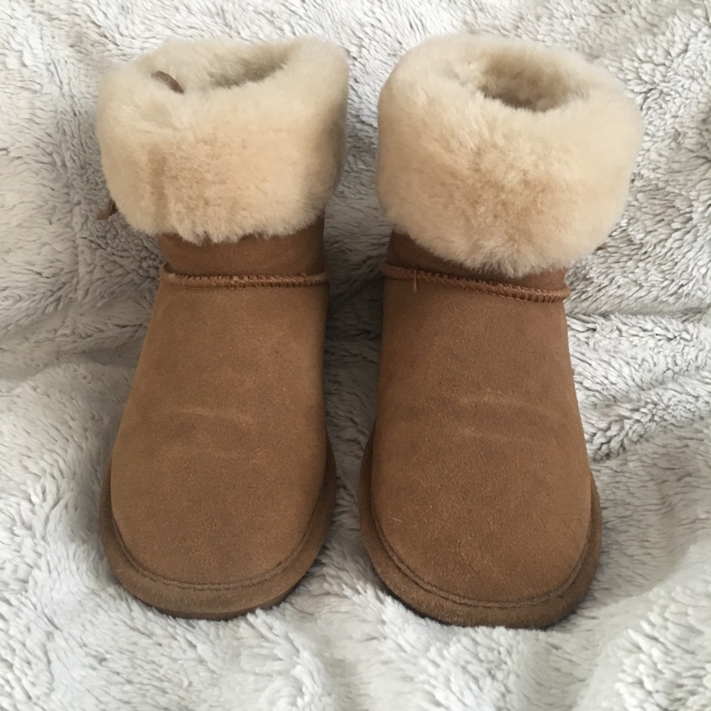 BearPaw tan boots with fur cuff